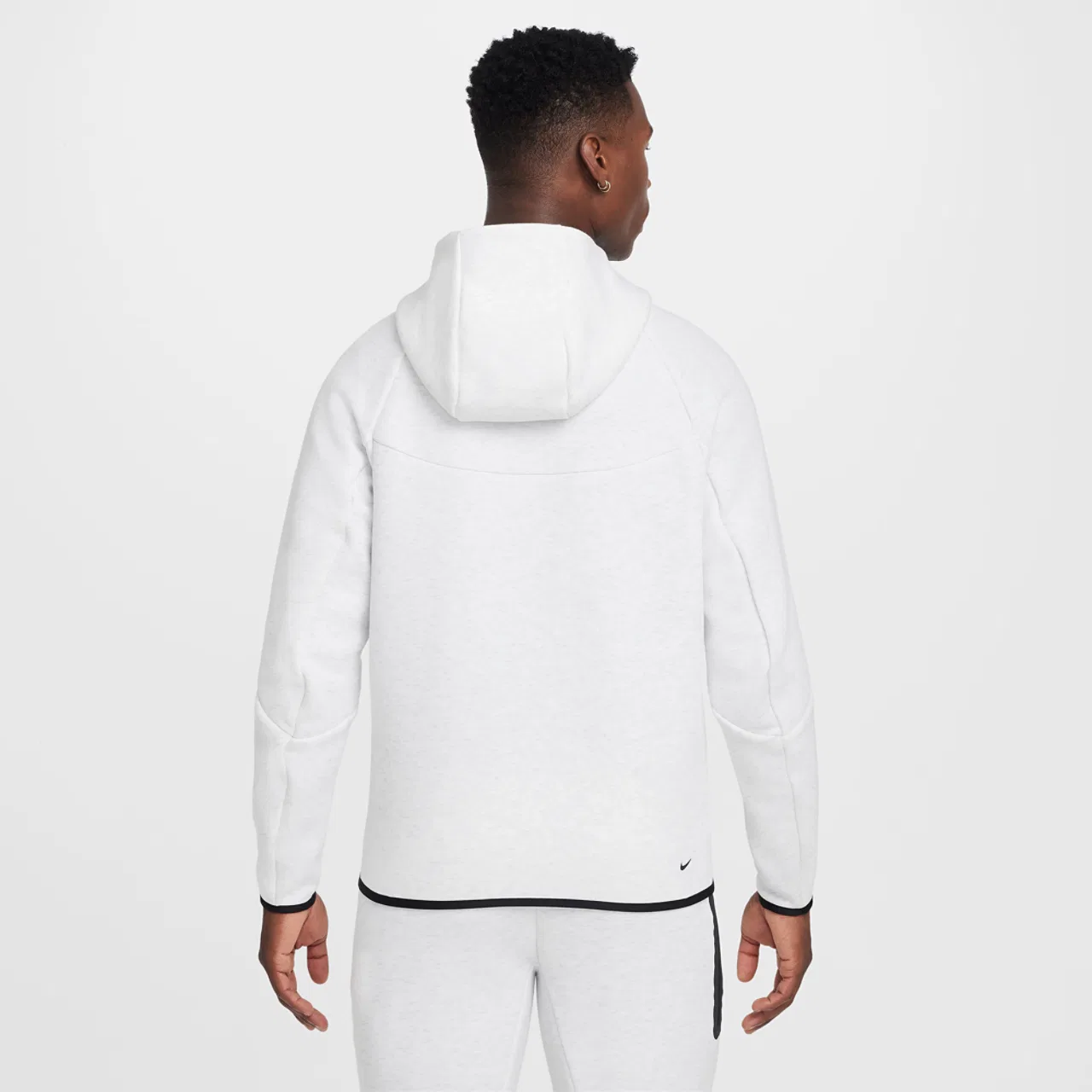Мужское худи Windrunner Nike Tech Fleece, цвет Black/Birch — фото 2