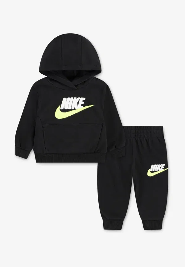 Комплект из худи и брюк с принтом Nike Sportswear, черный