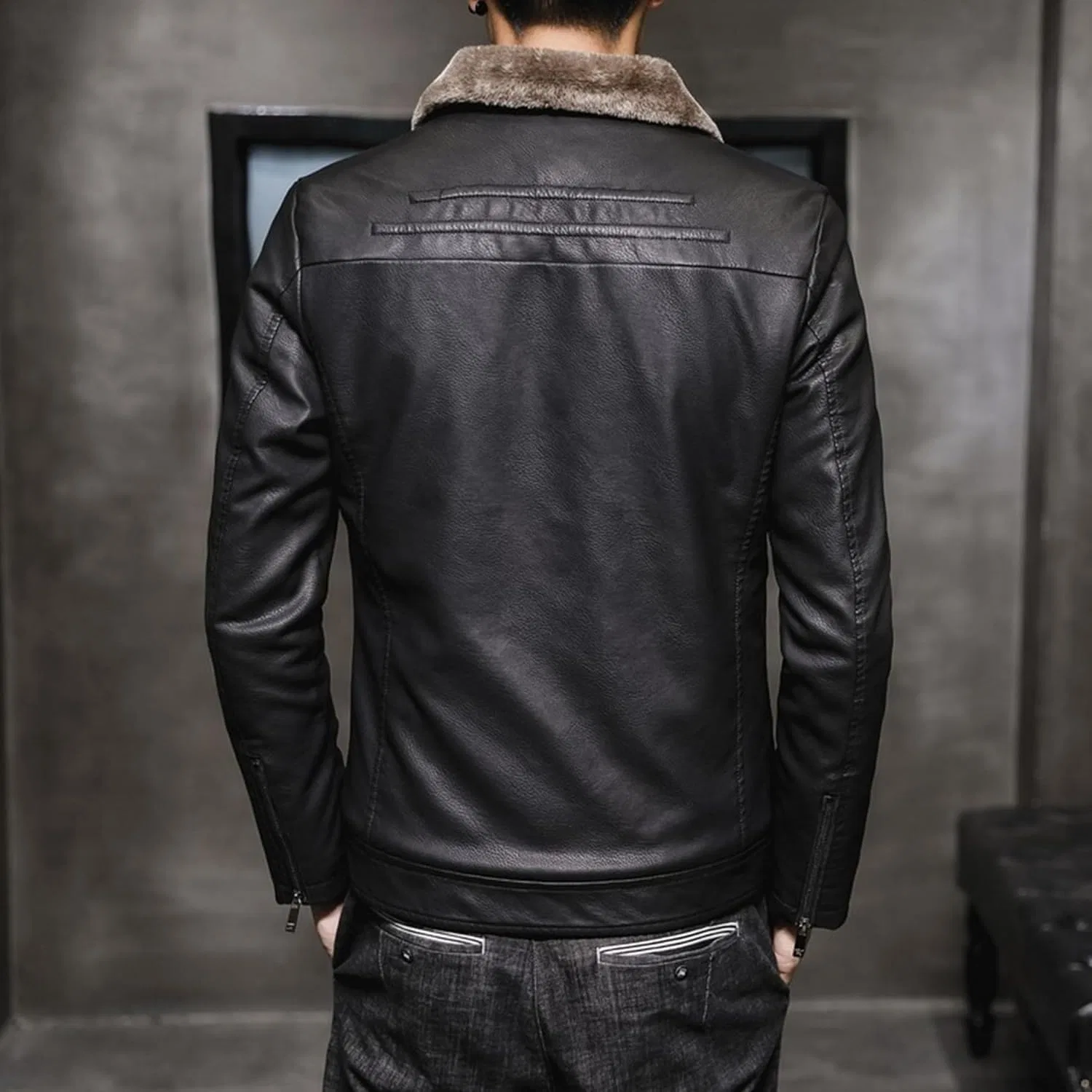 Мужская куртка из экокожи с воротником-стойкой, модель Faux Leather Jacket, чёрный — фото 4