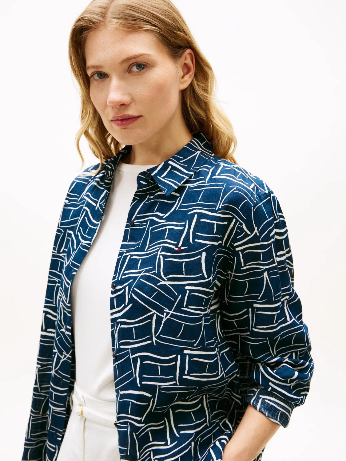 Рубашка свободного кроя из чистого льна Tommy Hilfiger, синяя — фото 4