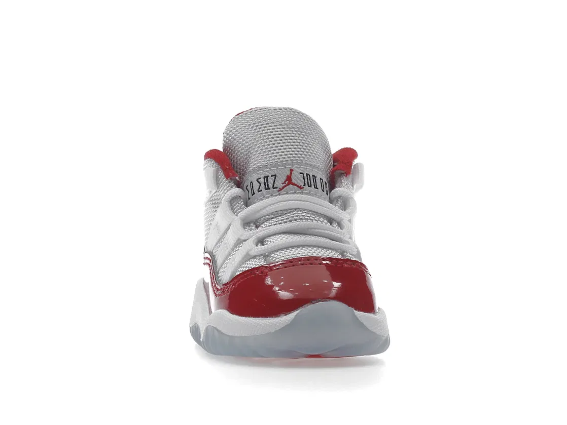Детские кроссовки с верхом из кожи и сетки Jordan 11 Retro, White/Varsity Red-Black — фото 2
