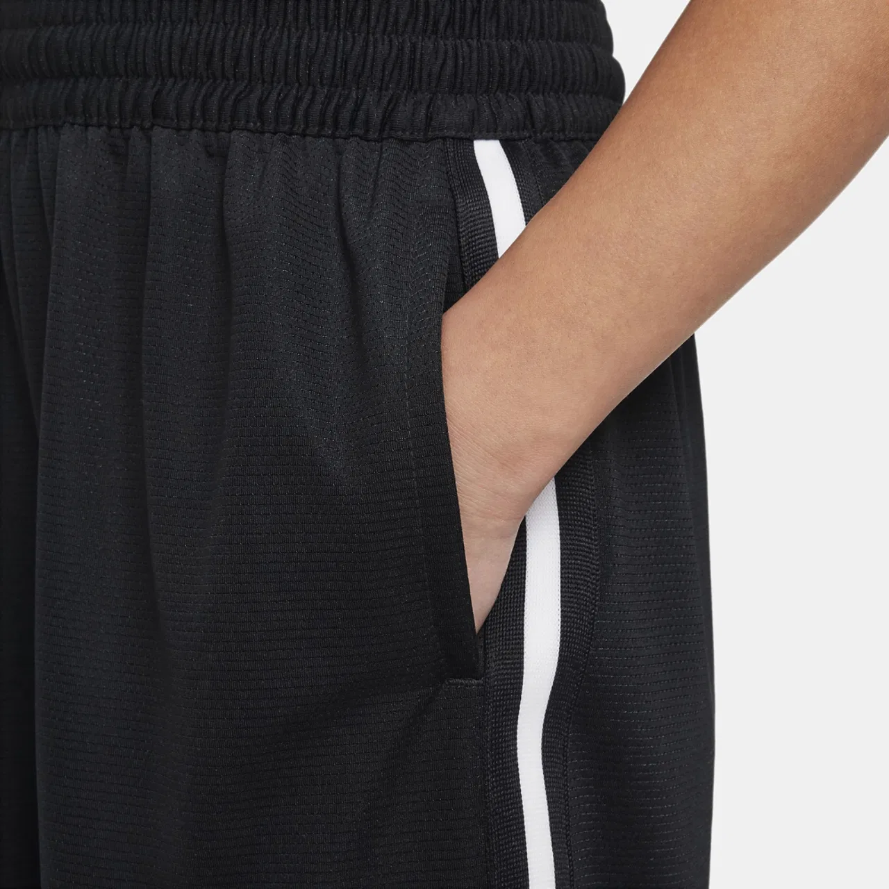 Шорты для мальчиков Dri-FIT DNA 24 Nike, черный/белый — фото 3