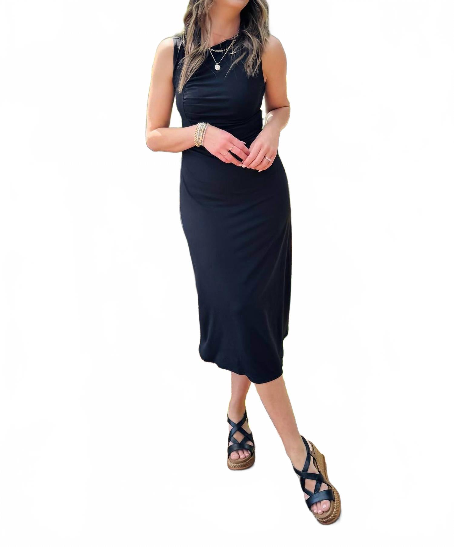 

Viereck Платье таверны черного цвета