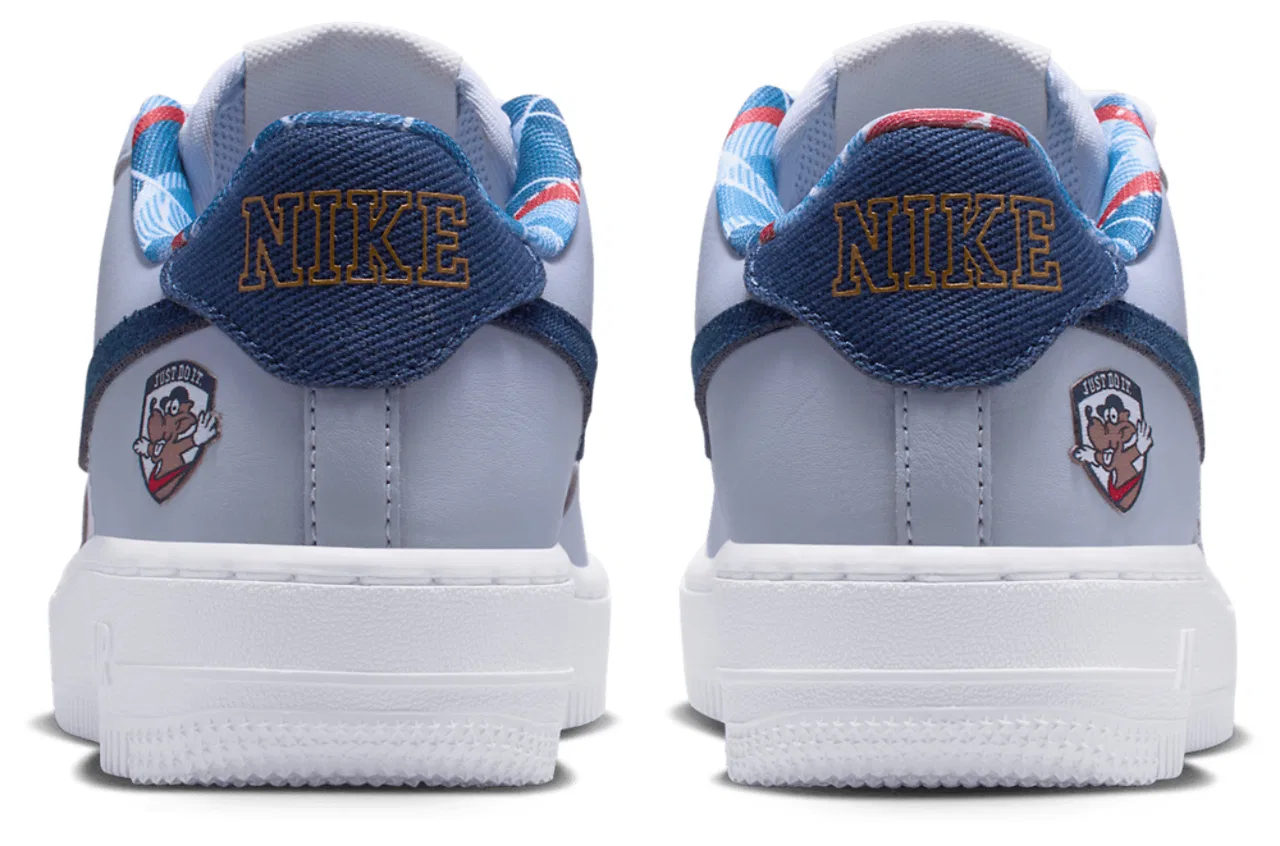 Кроссовки для мальчиков Air Force 1 LV8 Nike, цвет White/White/Midnight Navy — фото 3