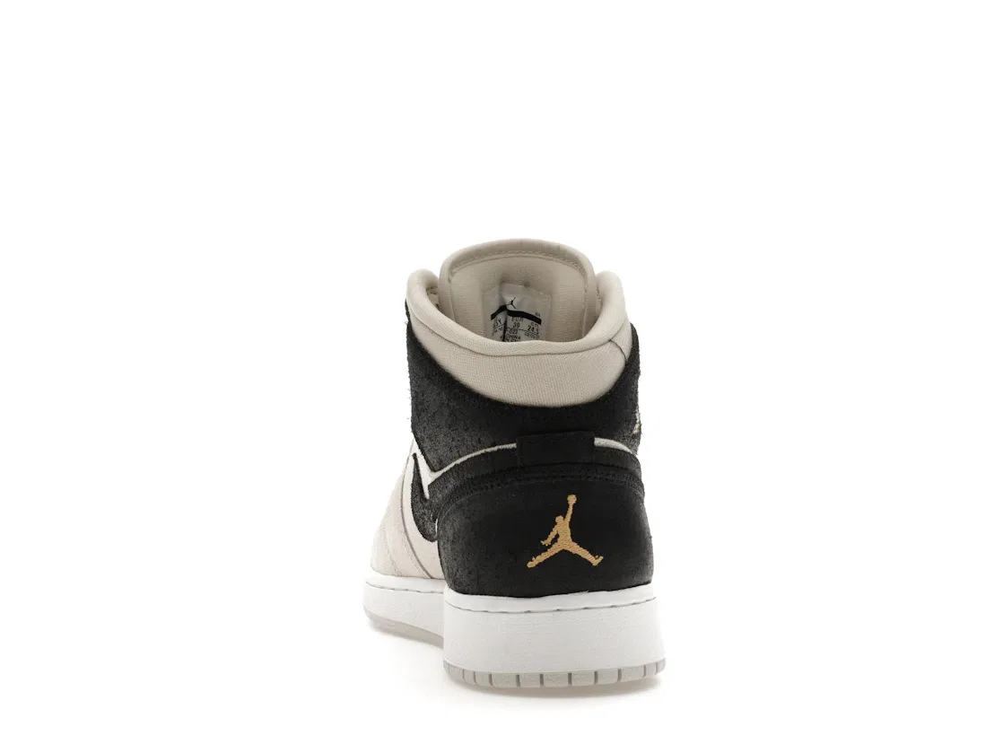 Детские кроссовки Lifestyle Jordan 1 Mid, Light Bone/Metallic Gold-Black — фото 4
