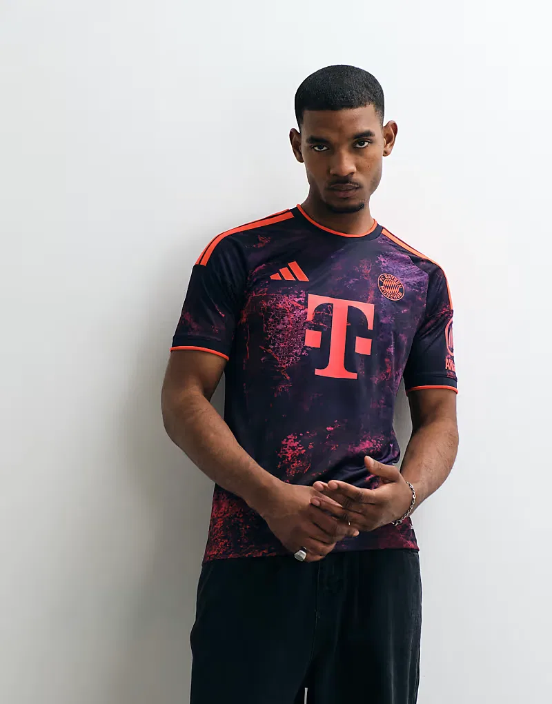 Футболка Adidas Football "Бавария Мюнхен" сезона 26/27, третья форма, фиолетового