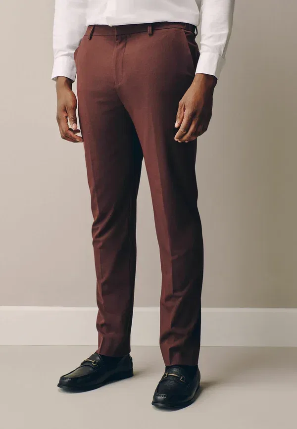 Брюки с эластичным поясом, Regular fit - slim muscle fit motionflex stretch suit trousers Next, burgundy red, красный/бордовый
