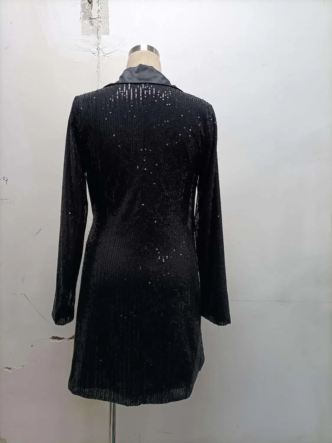 Женское платье мини с пайетками V-образным вырезом, Black — фото 4