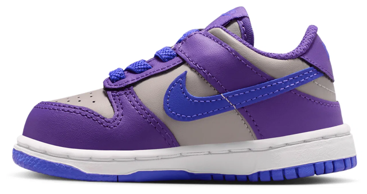 Кроссовки для девочек Dunk Low Nike, цвет College Grey/Persian Violet/Wild Grape — фото 2