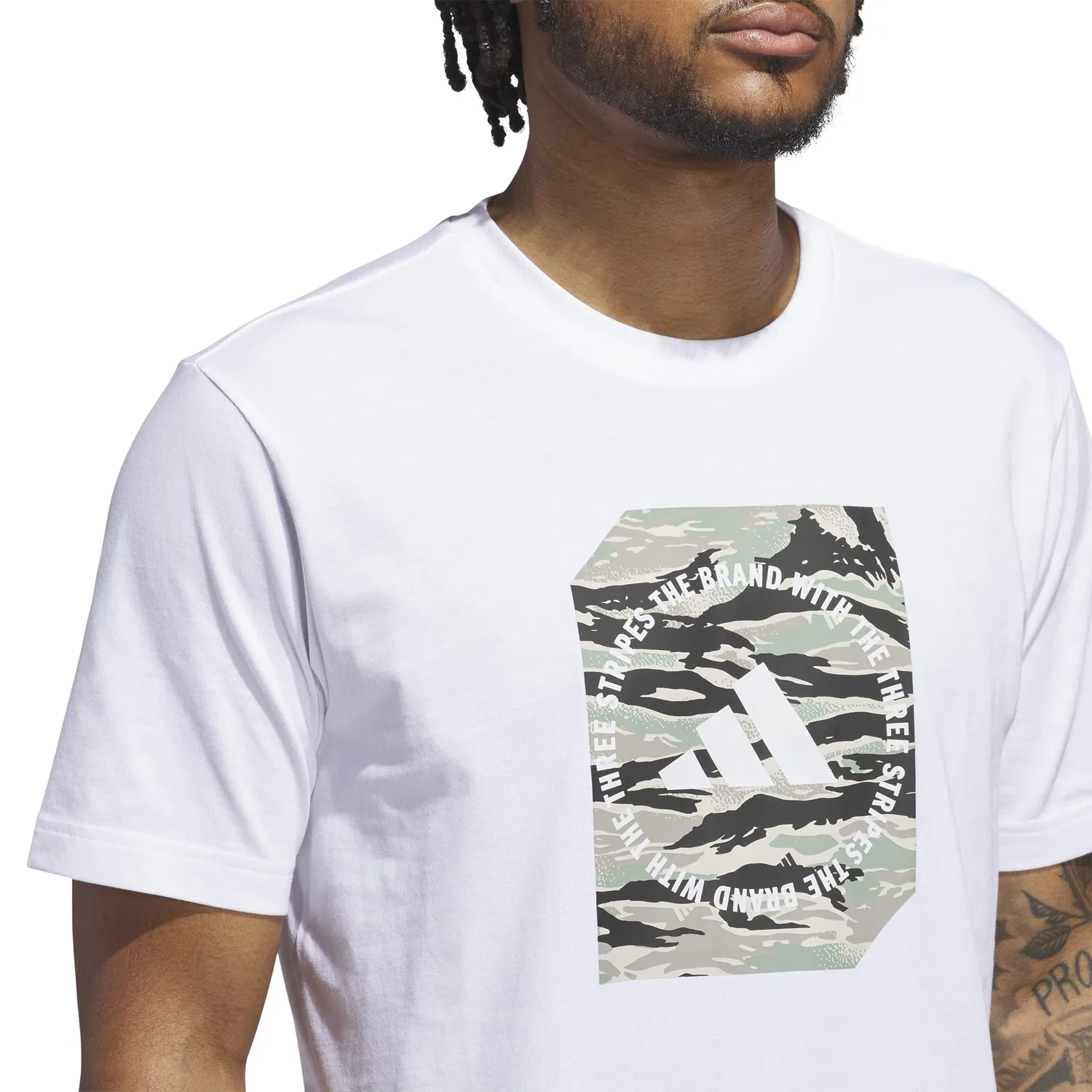 Мужская футболка с камуфляжным принтом Camo Shape Graphic adidas, 2-White — фото 3