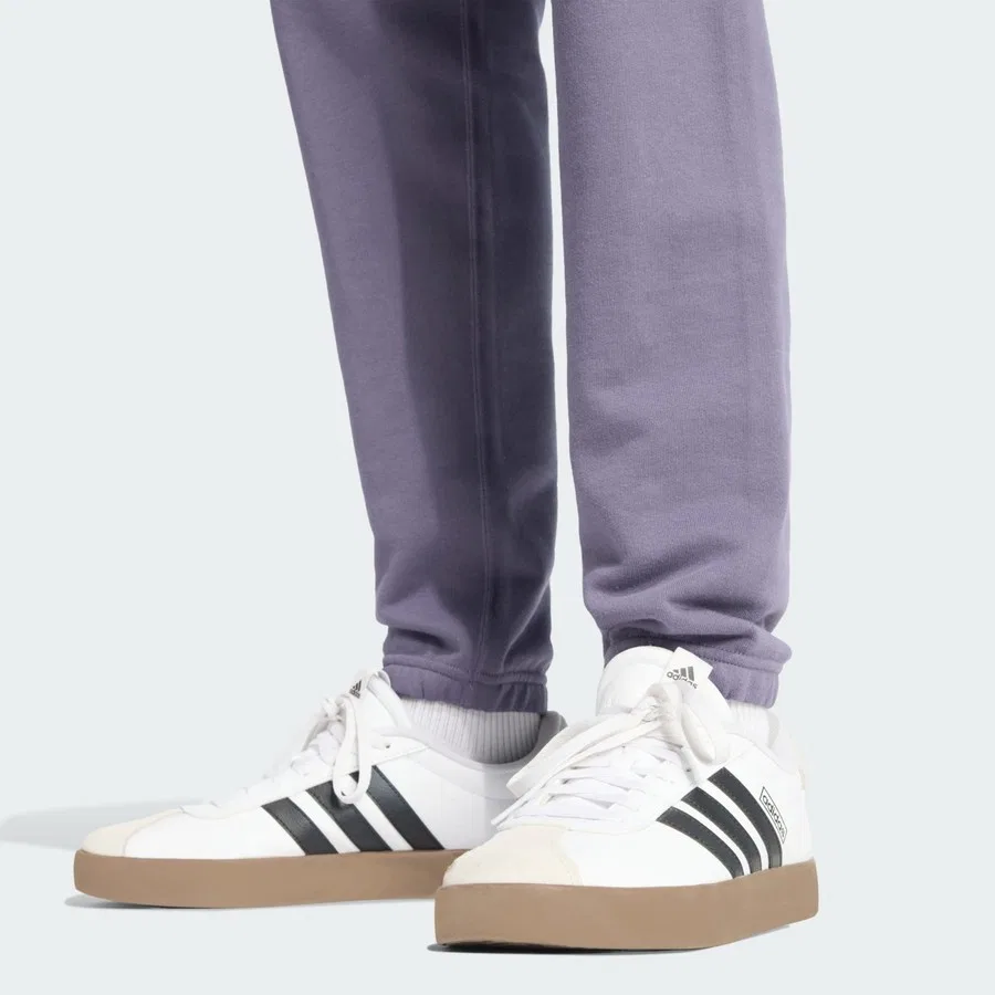 Штаны спортивные с утеплением, с зауженным кроем, модель ALL SZN French Terry Regular Tapered Pants, adidas, Фиолетовый — фото 4