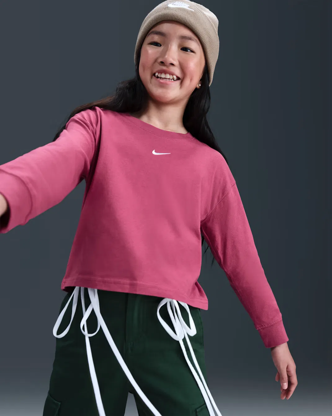Детская футболка с длинным рукавом для девочек (старшего возраста) Nike Sportswear Essential, Sweet Beet — фото 3