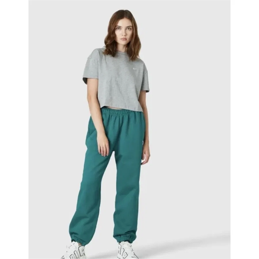 Женские спортивные брюки свободного кроя с высоким поясом, модель Solo Swoosh Fleece Pant, Nike, Зеленый — фото 4