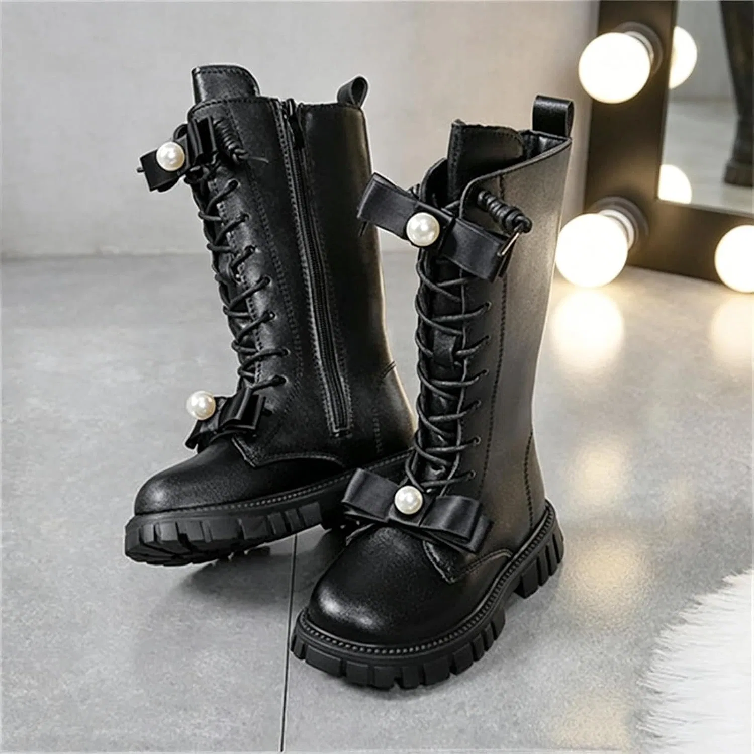Детские ботинки на шнуровке с бантом и жемчугом Girls Lace Up Combat Boots Zzalalana, Black — фото 2