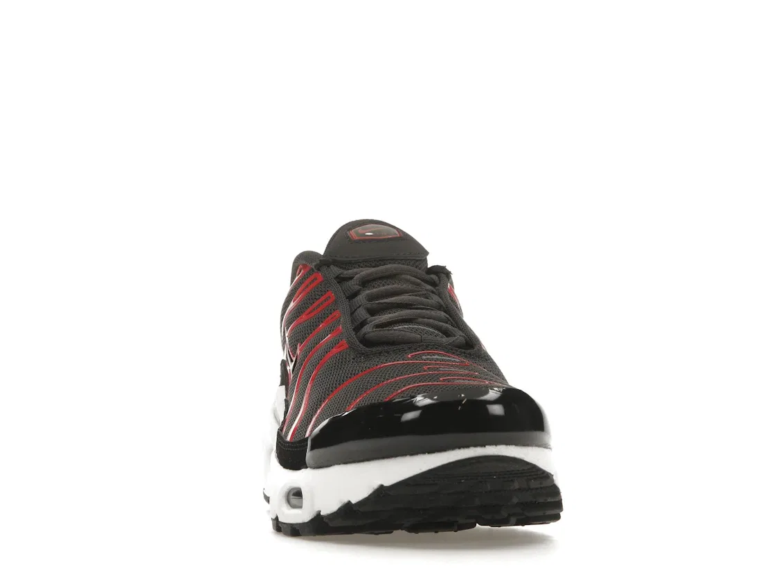Детские кроссовки Lifestyle Nike Air Max Plus, Medium Ash/Black/Siren Red — фото 2