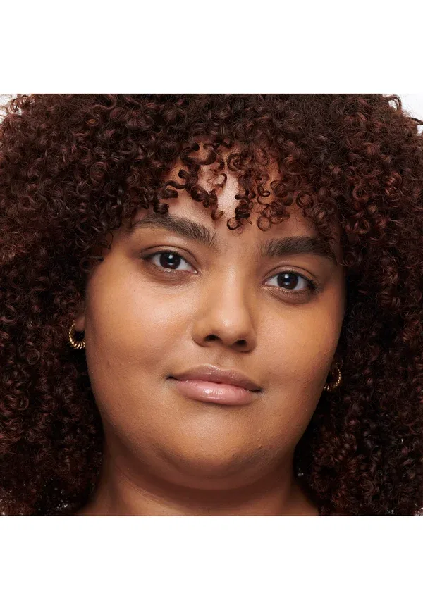 Консилер для лица и под глазами Studio Radiance 24hr Luminous Lift Concealer Mini Mac, NC40, 1.8 мл, цвет nc40 — фото 4
