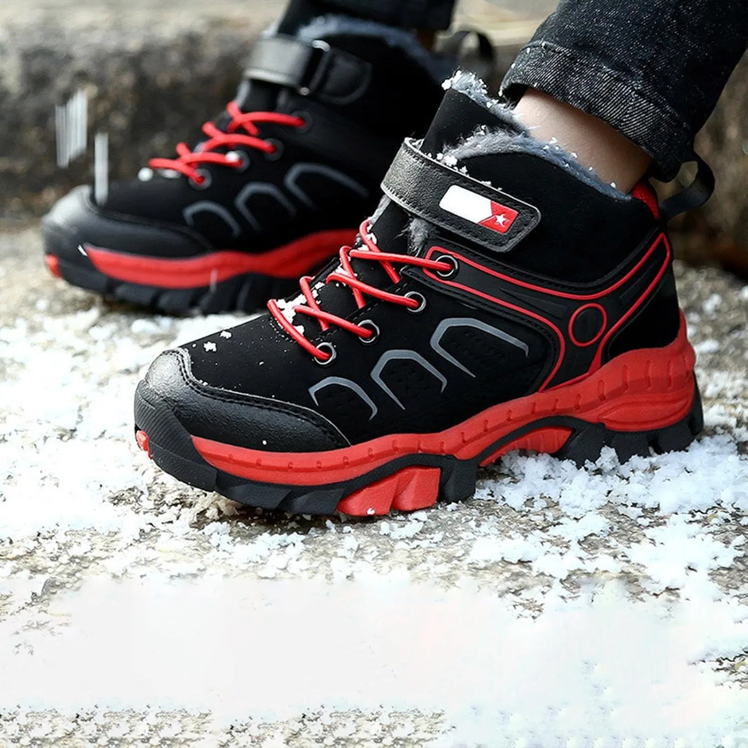 Детские кроссовки для мальчиков с высоким верхом на шнуровке Boys Hiking Sneakers, Red — фото 4