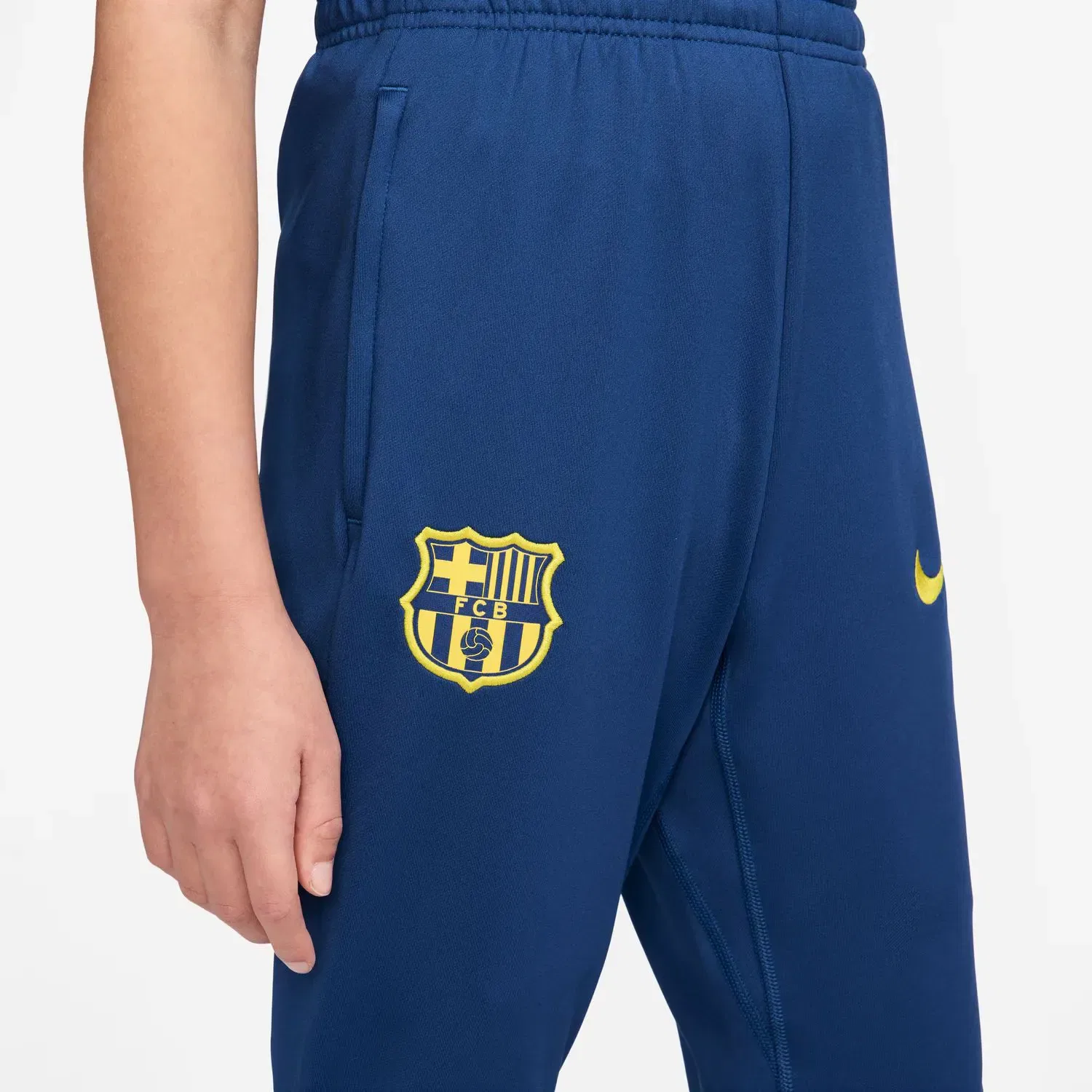 Детские спортивные штаны для мальчиков с технологией Dri-FIT FC Barcelona Strike Fourth Nike, Azul — фото 4