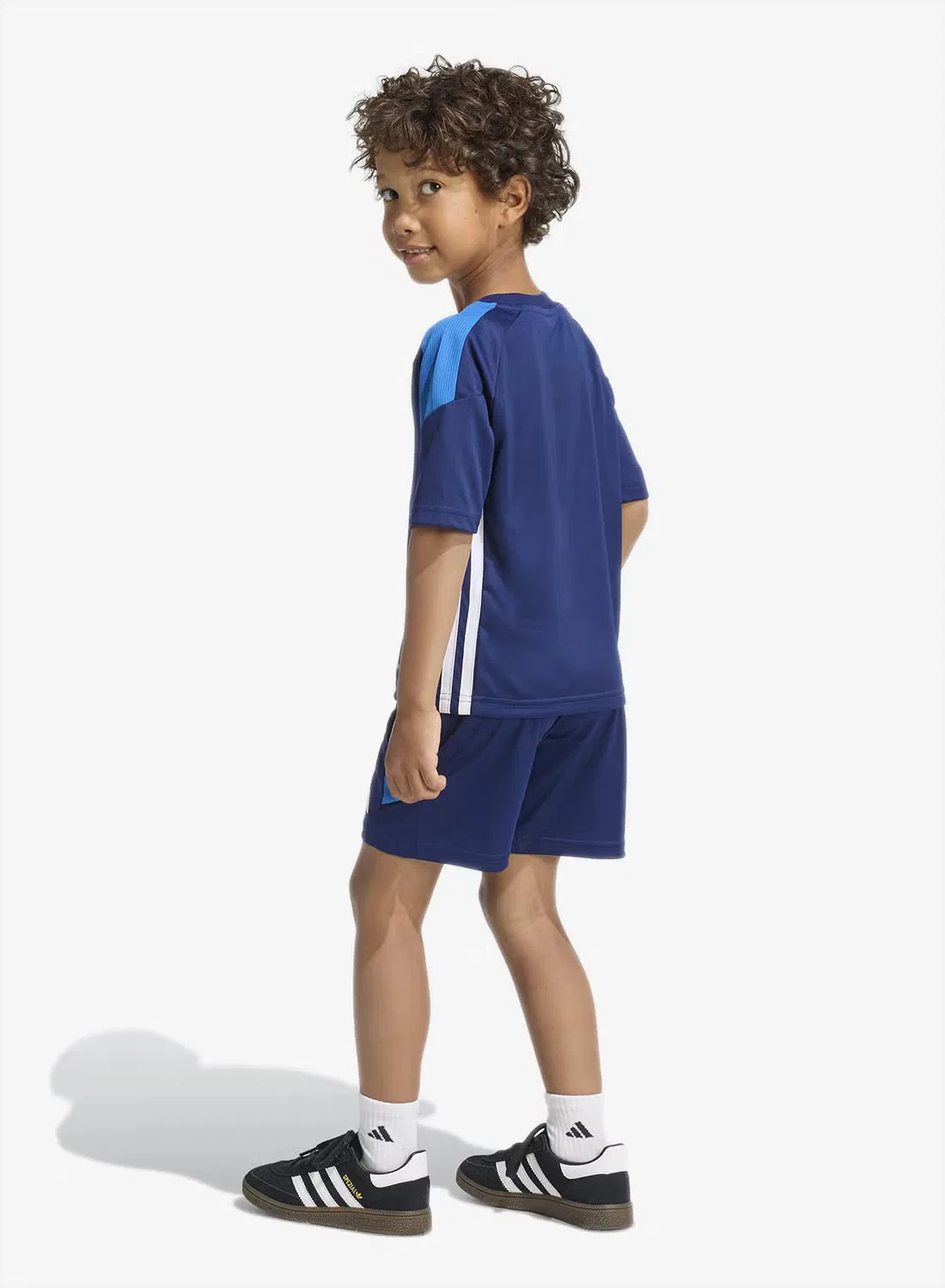 Комплект футболки и шорт Tiro 26 Essentials Adidas, темно-синий — фото 4