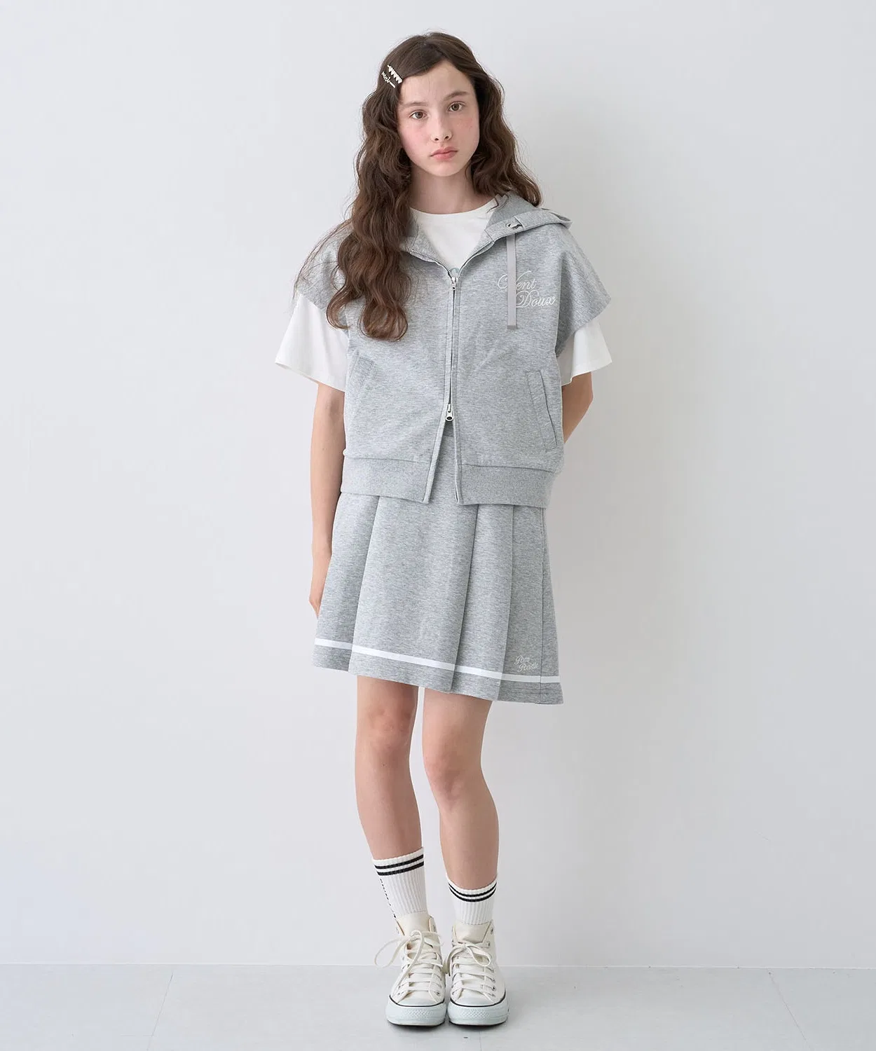Детский комплект из футера с контактной прохладой, с френч-рукавом, модель French Sleeve, pom ponette junior, Top Grey