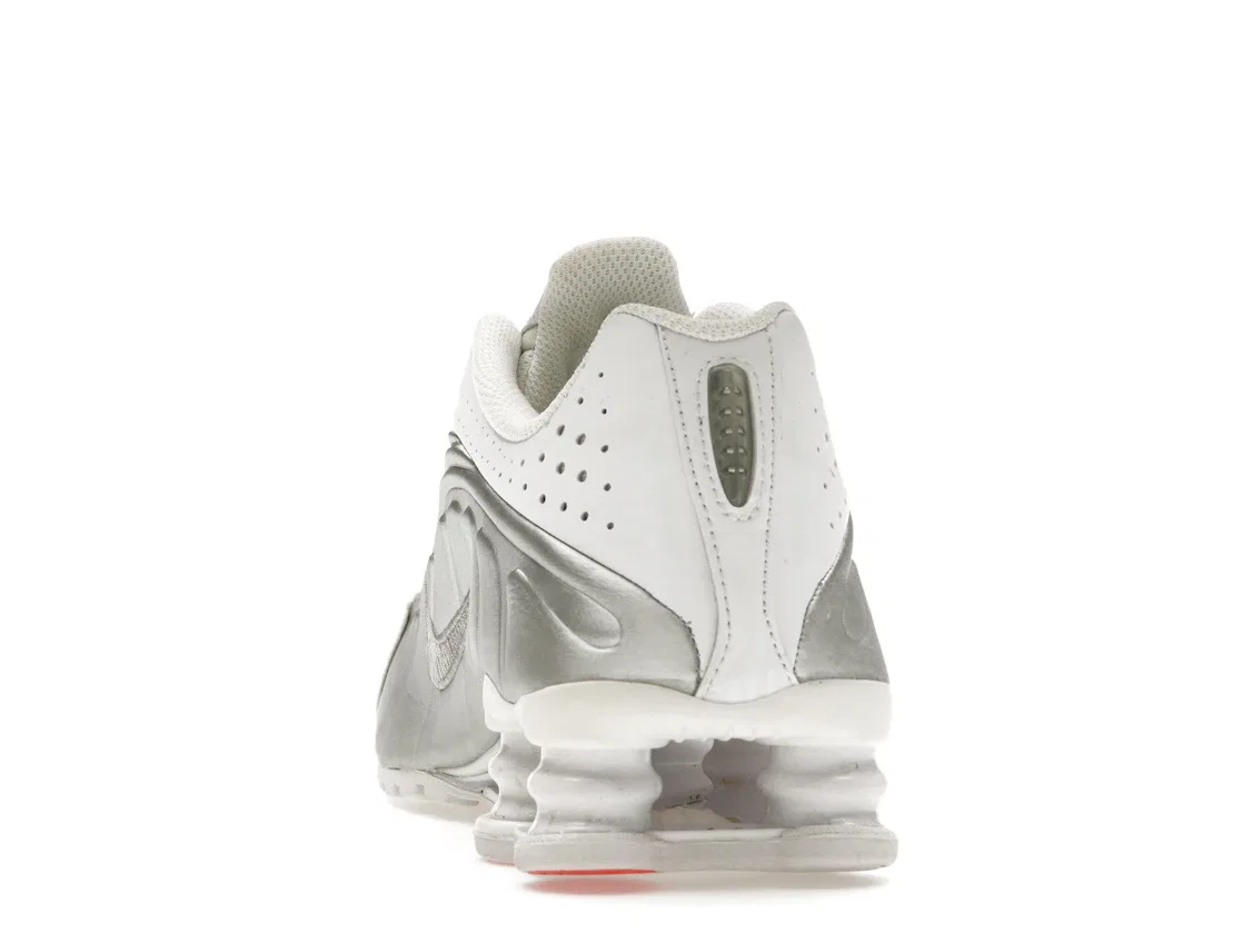 Детские кроссовки Lifestyle Nike Shox R4 Nike, White/Metallic Silver-Bright Crimson-Metallic Silver — фото 4
