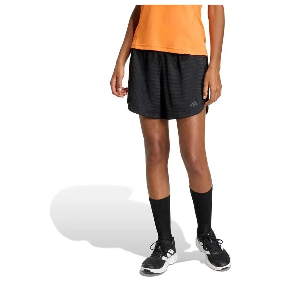 Шорты женские спортивные с принтом Waffle Pacer adidas, Черный