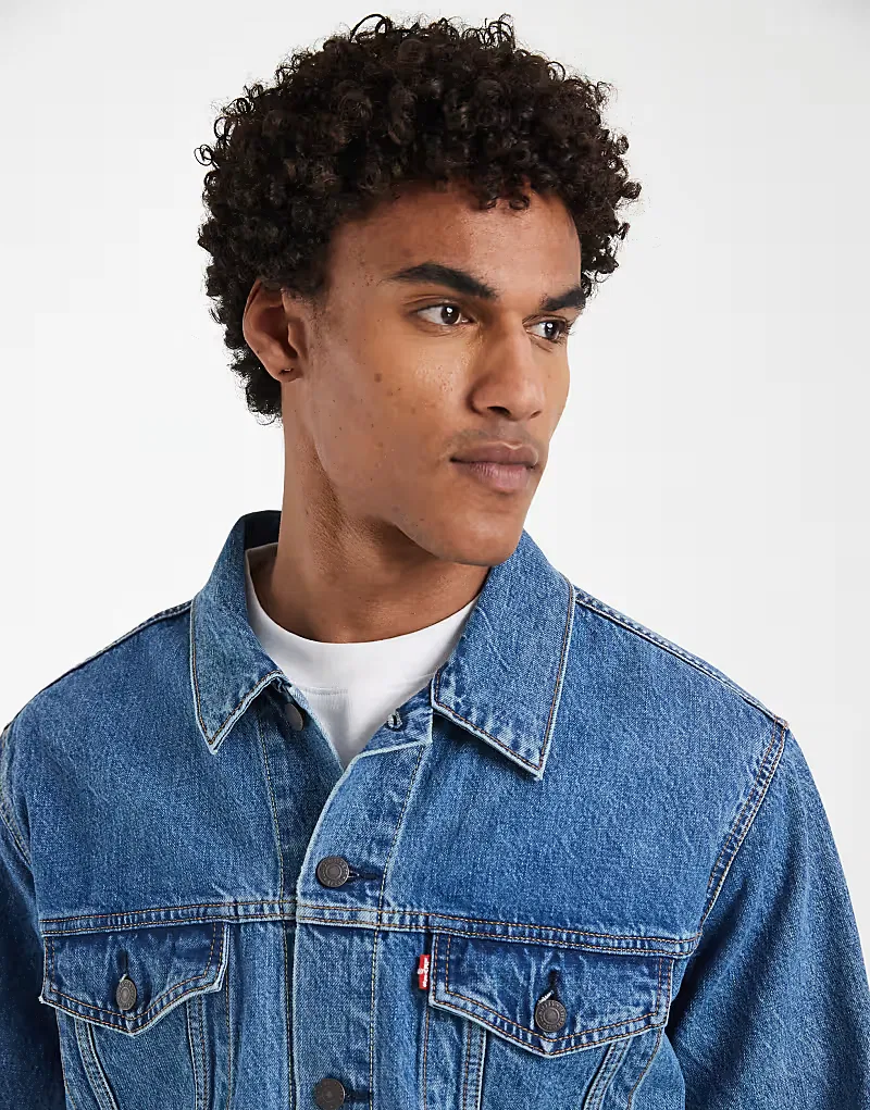 Джинсовая куртка-тракер Levi's свободного кроя, средне-синий — фото 4