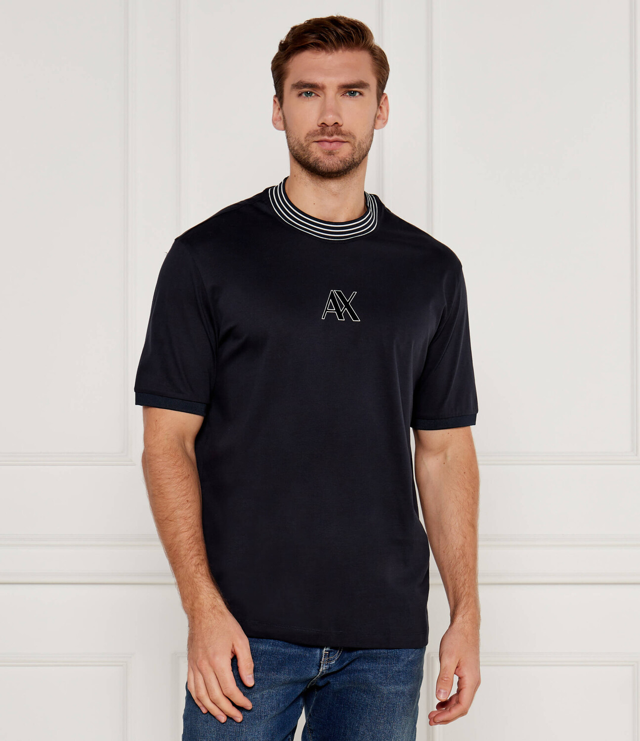 

Футболка Armani Exchange Regular Fit, темно-синий