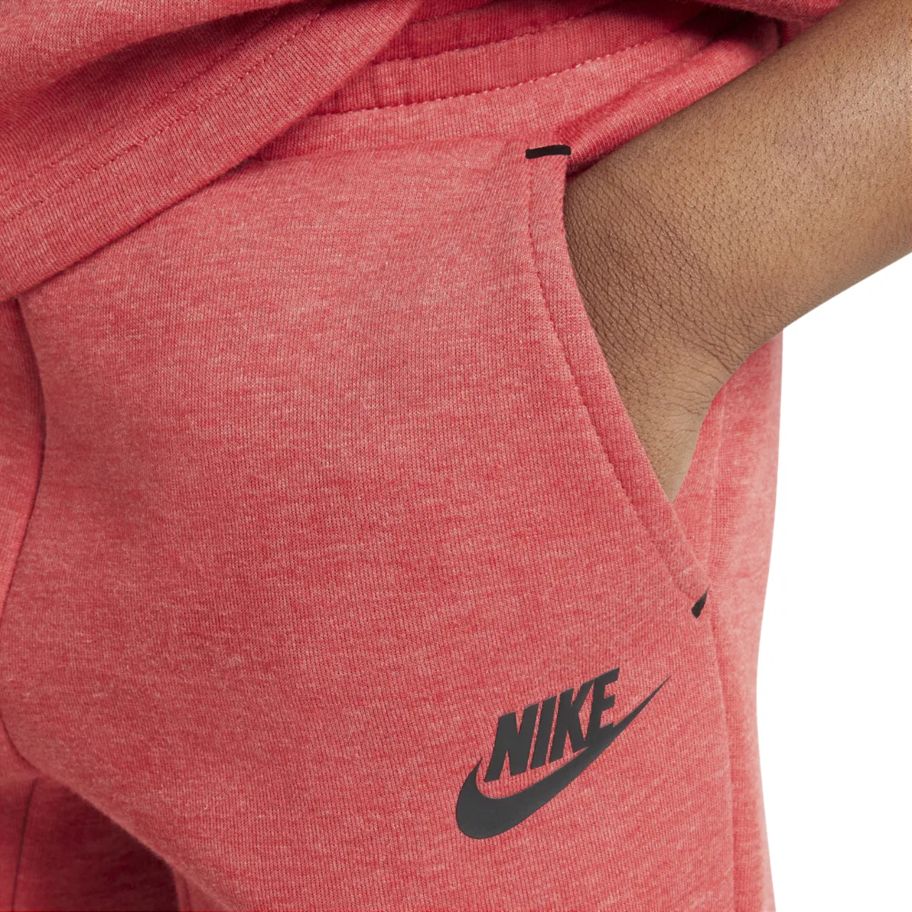 Комплект из футболки и шорт Nike Tech Fleece для мальчиков, цвет University Red/University Red — фото 4