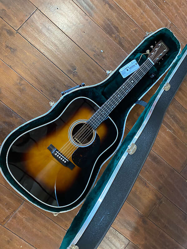 

Martin D-28 Sunburst D28 #2651854 4 фунта 7 унций Сделано в США D-28 1935 Sunburst