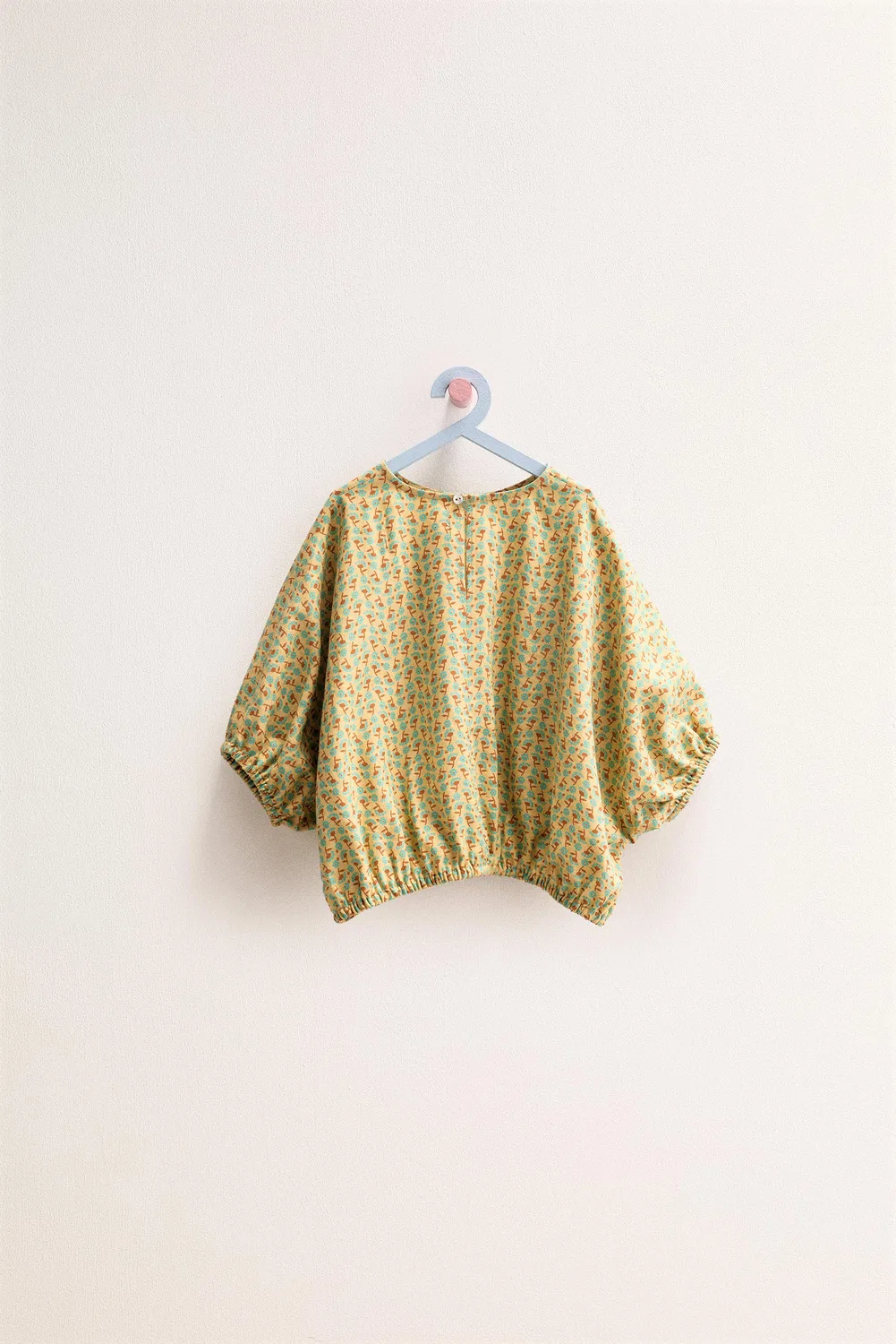 ZARA TIMELESS - ТОП ИЗ СМЕСИ ЛЬНА С ЦВЕТОЧНЫМ ПРИНТОМ, БЕЗ ИЗЮМА, Lime — фото 2