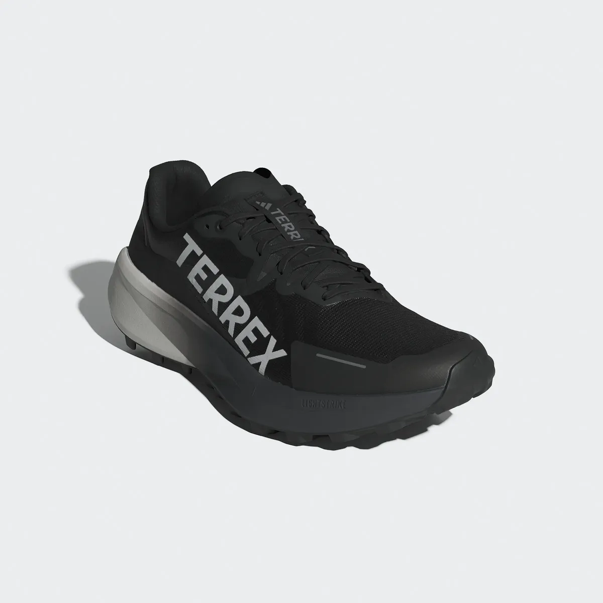 

Кроссовки для бега по пересеченной местности adidas TERREX "TERREX AGRAVIC 3 TRAILRUNNING", цвет Core Black / Grey One / Grey Si