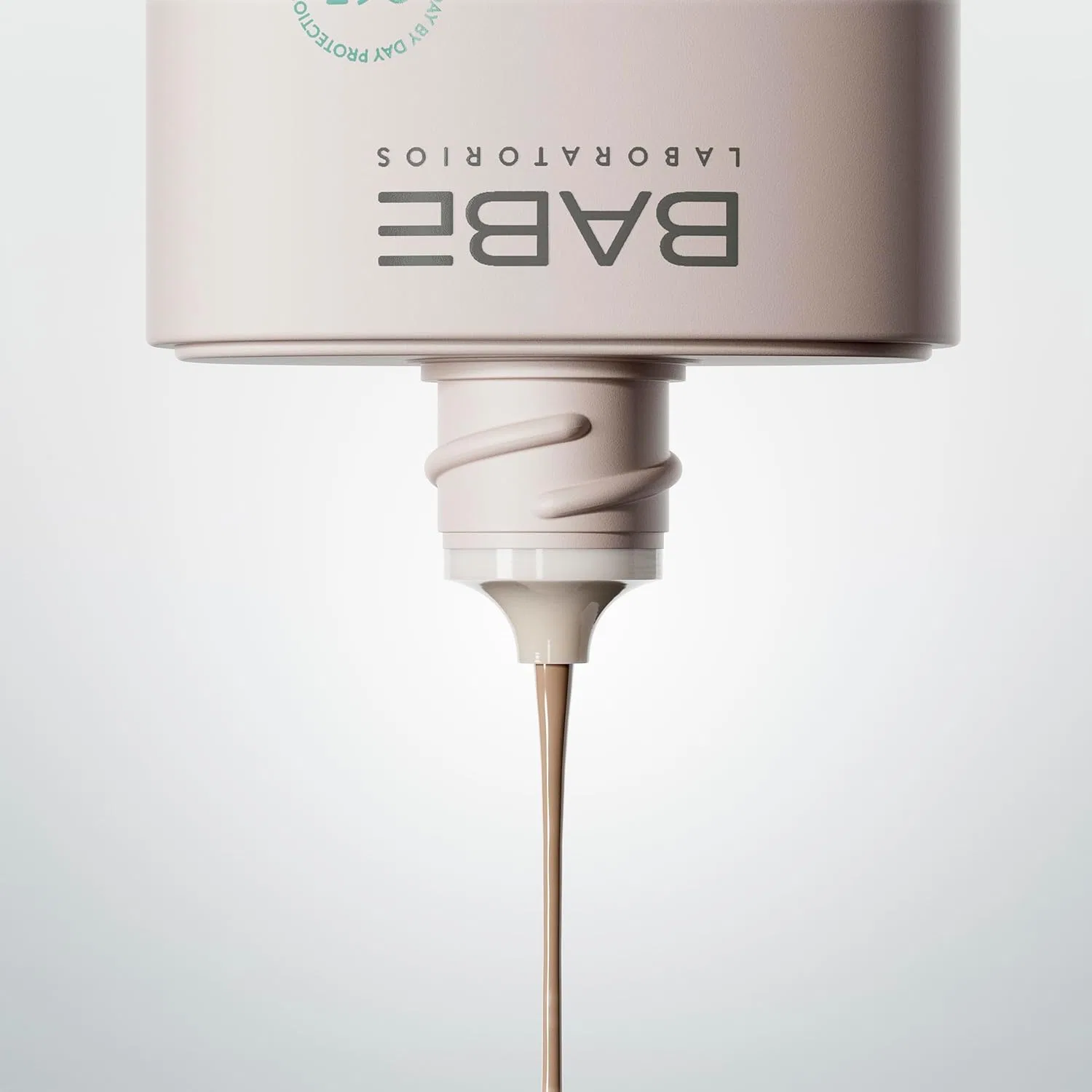Минеральный солнцезащитный флюид с тоном «Super Fluid Mineral Colour SPF 50» от Laboratorios Babé Laboratorios Babe — фото 3