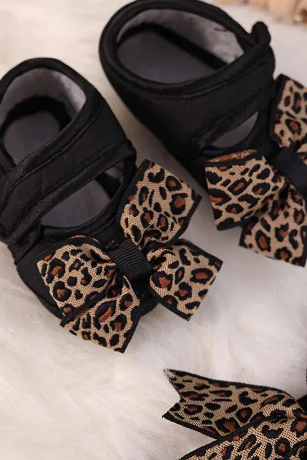 Детские пинетки для девочек с принтом Black ribbon baby girl booties bandana set Kidello, Black — фото 2