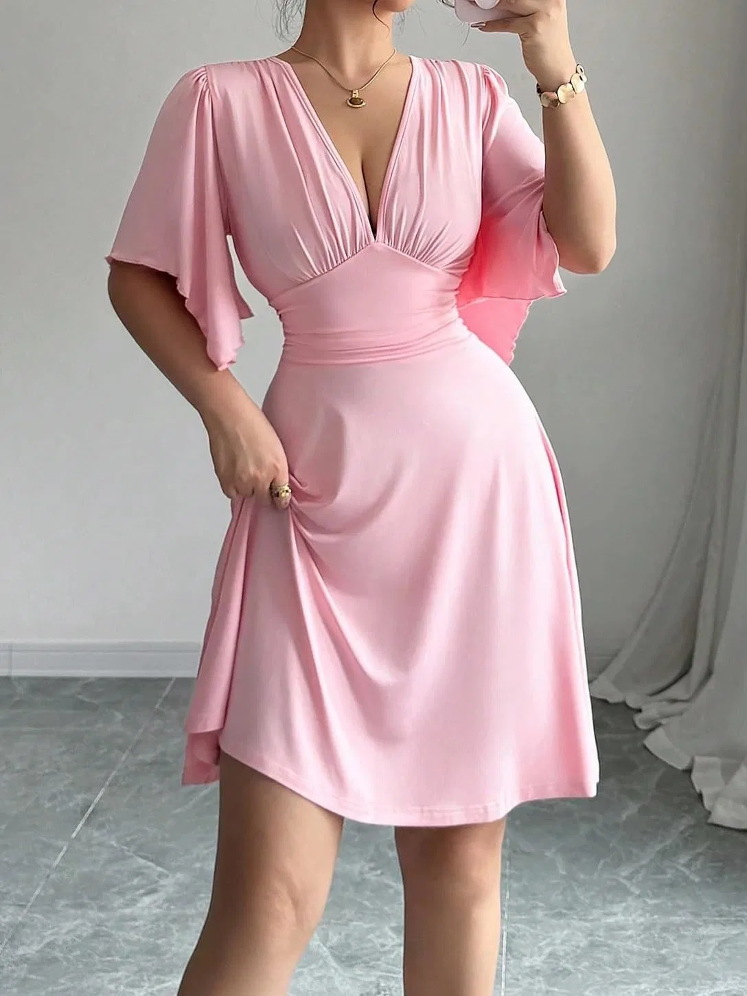 Женское A-силуэта мини-платье с V-образным вырезом Knitted Dress, Pink — фото 4