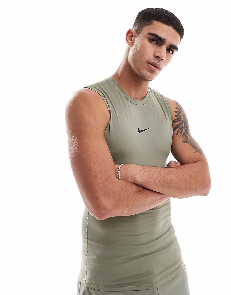 

Жилет Nike Training Dri-FIT Muscle Fit цвета хаки