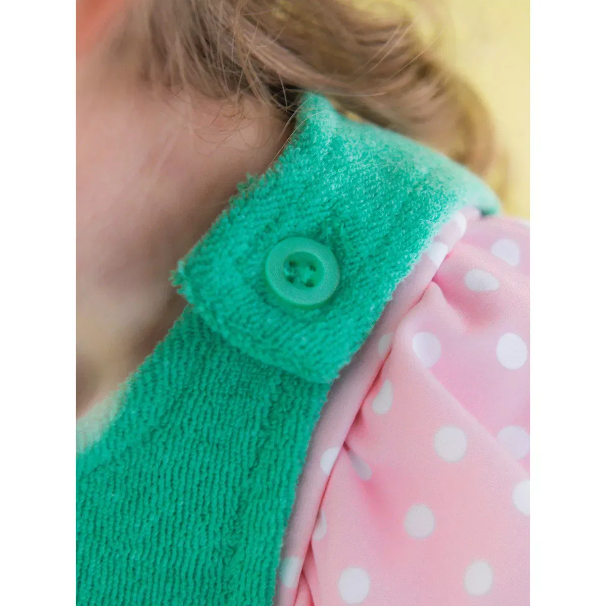 Детское боди-комбинезон для девочек из махры с принтом RuffleButts, Bright Green — фото 3