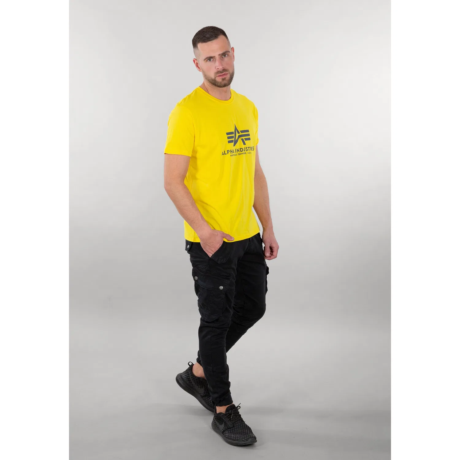 Детская хлопковая футболка Regular Fit Alpha Industries, Empire Yellow — фото 3