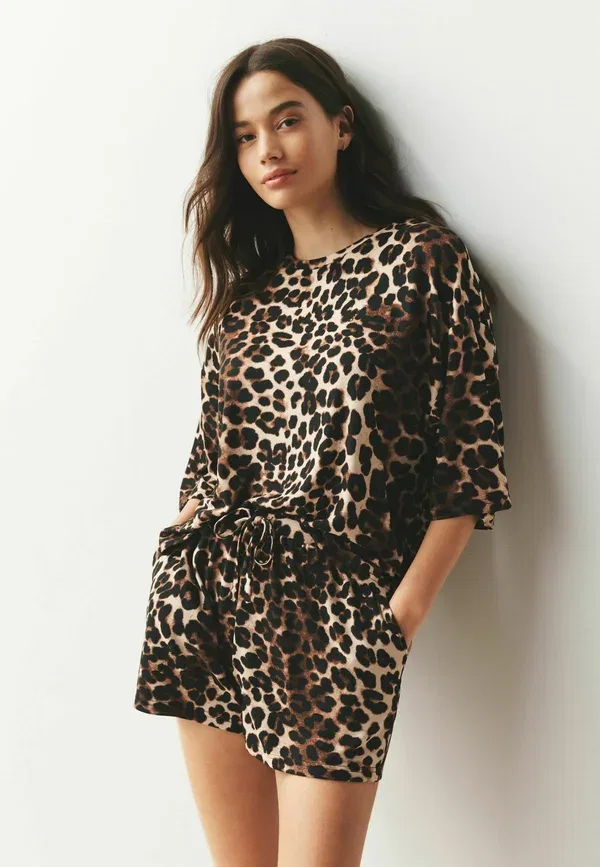 Пижамный комплект с принтом animal print Cosy Short Set Pyjamas Next, Leopard, леопард
