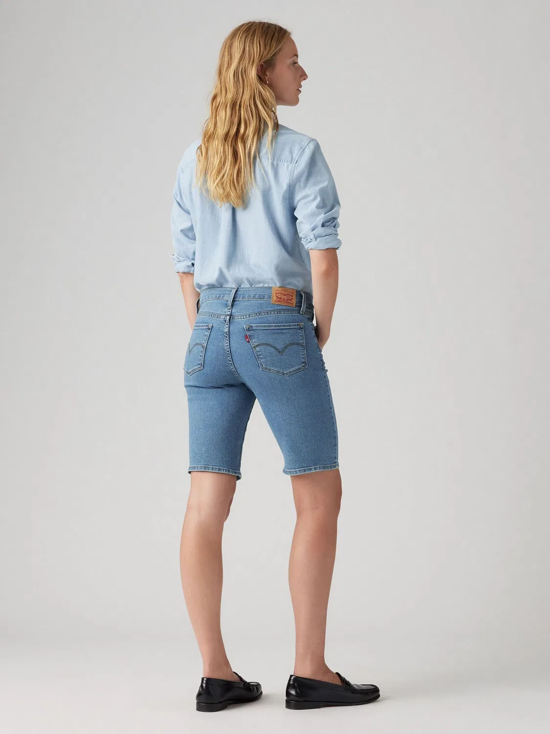 Шорты бермуды shaping Levi's, джинсовый синий — фото 3