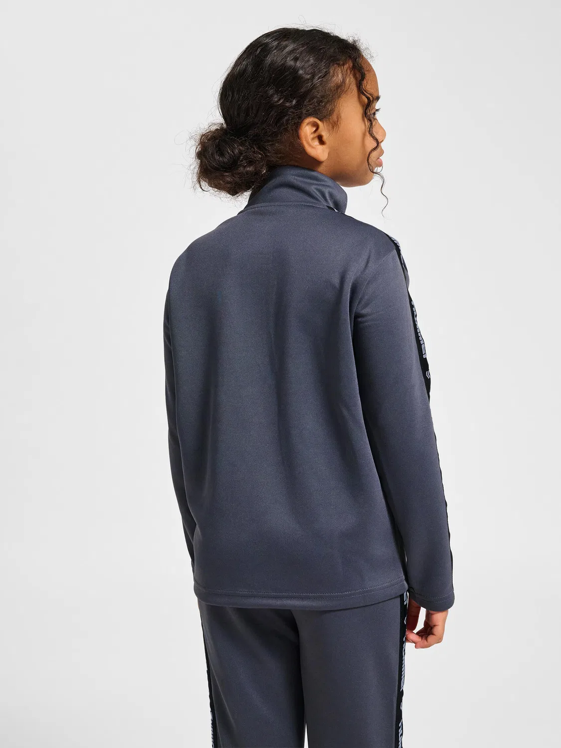Детское худи с полузамком Hmljr Goal Tape Halfzip Hummel, Ebenholzbraun — фото 3