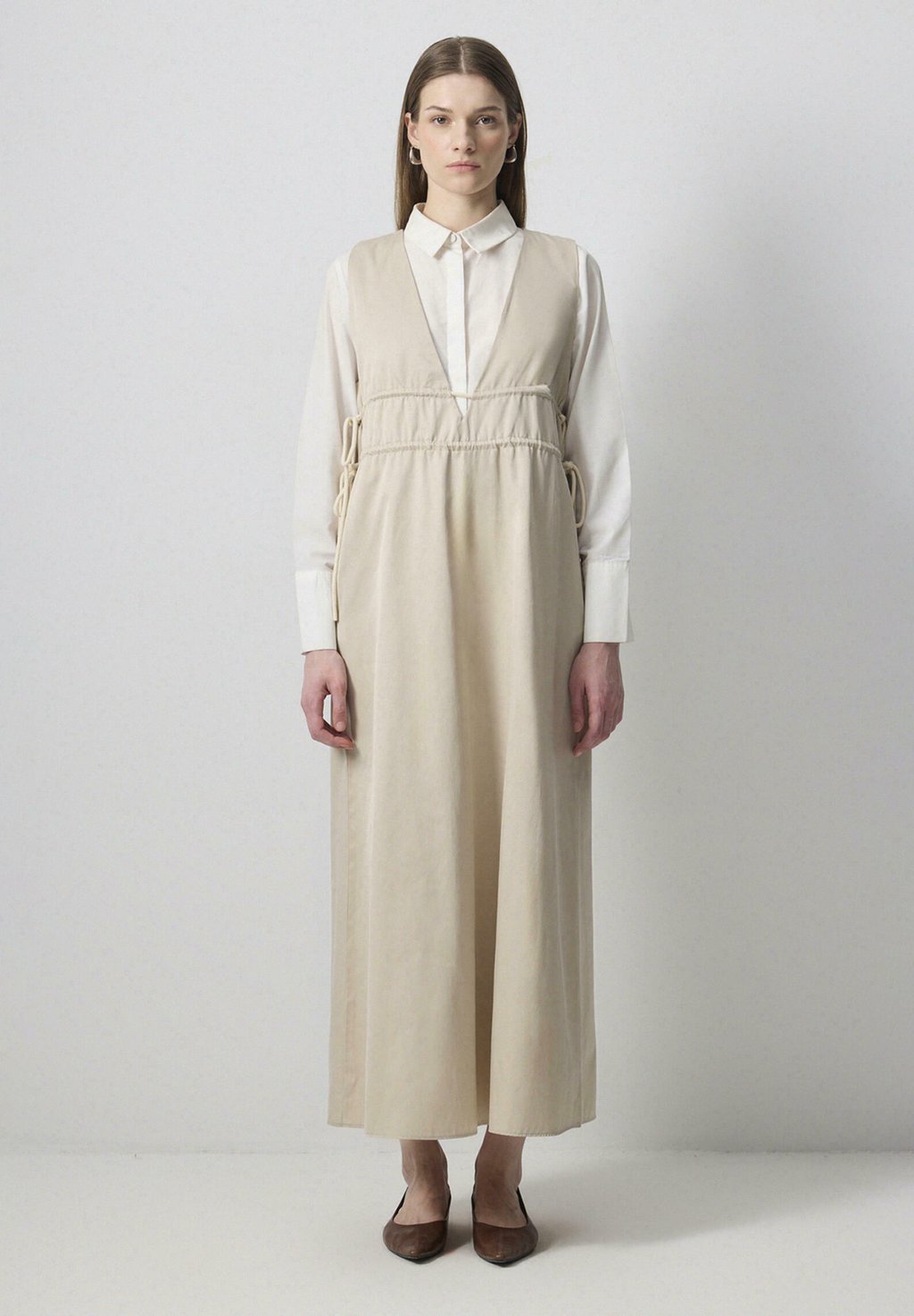 

Платье макси V NECK CORDED Touché Privé, песочный