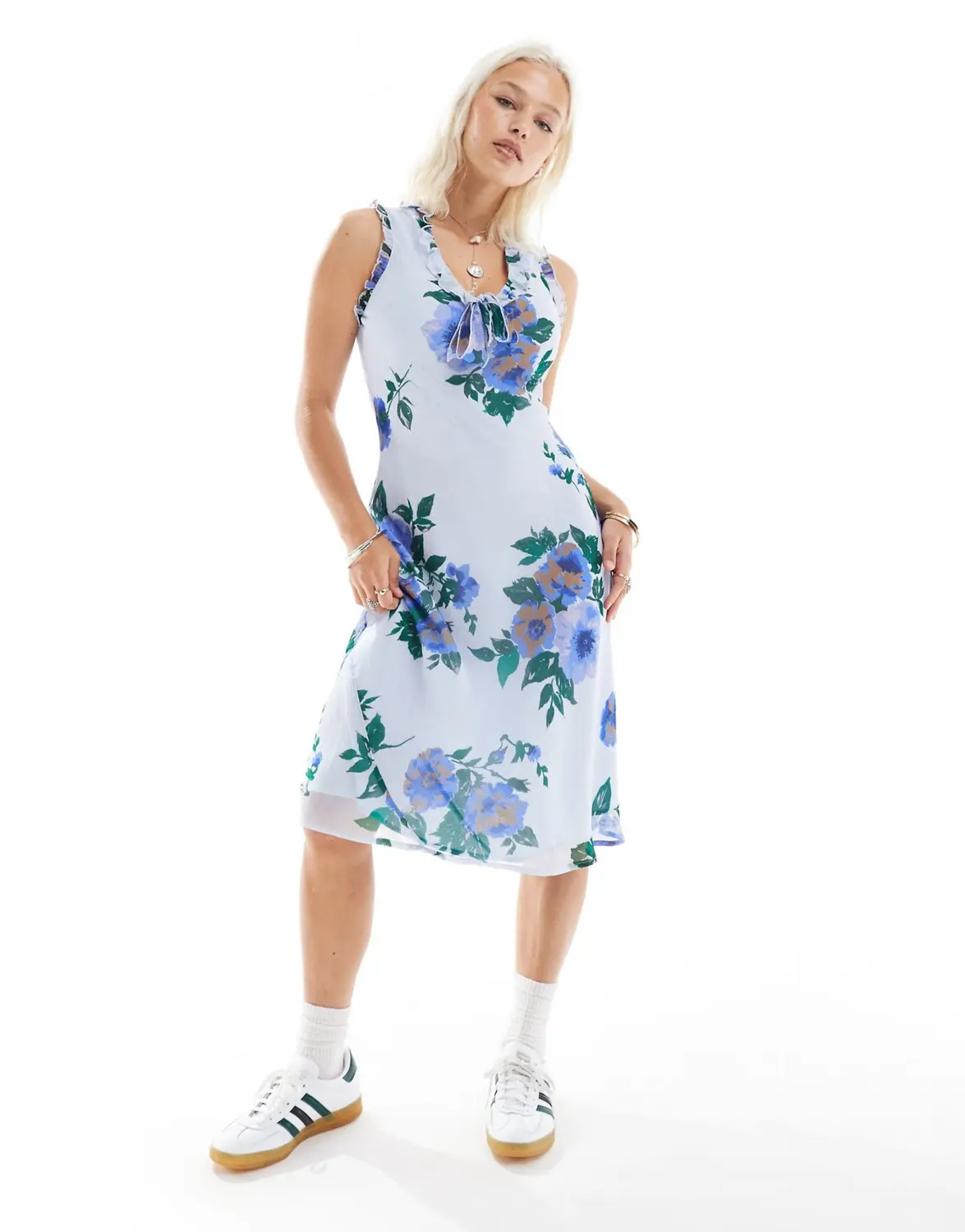 

Платье Reclaimed Vintage Midi Tea In Floral Print, мультиколор