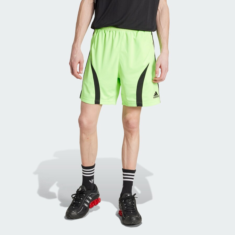 Брюки свободного кроя ADIDAS ORIGINALS Teamgeist Adicolor, Lime — фото 2