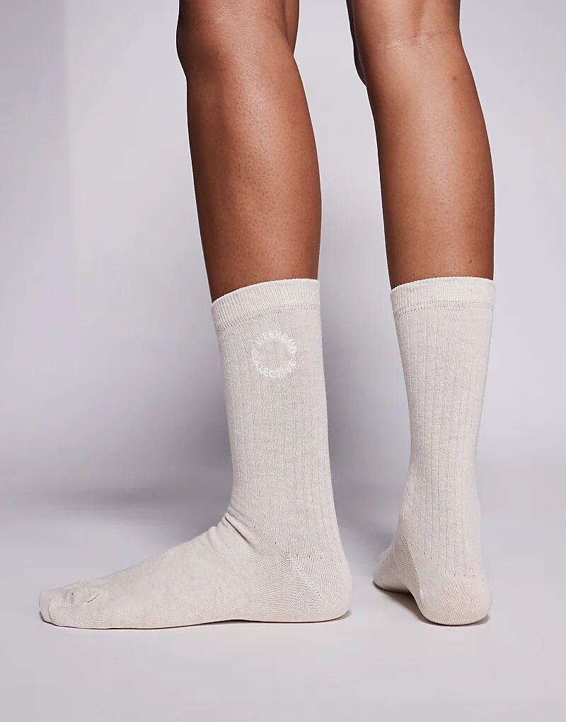 

Носки Weekend Collective бежевого цвета Asos Weekend Collective