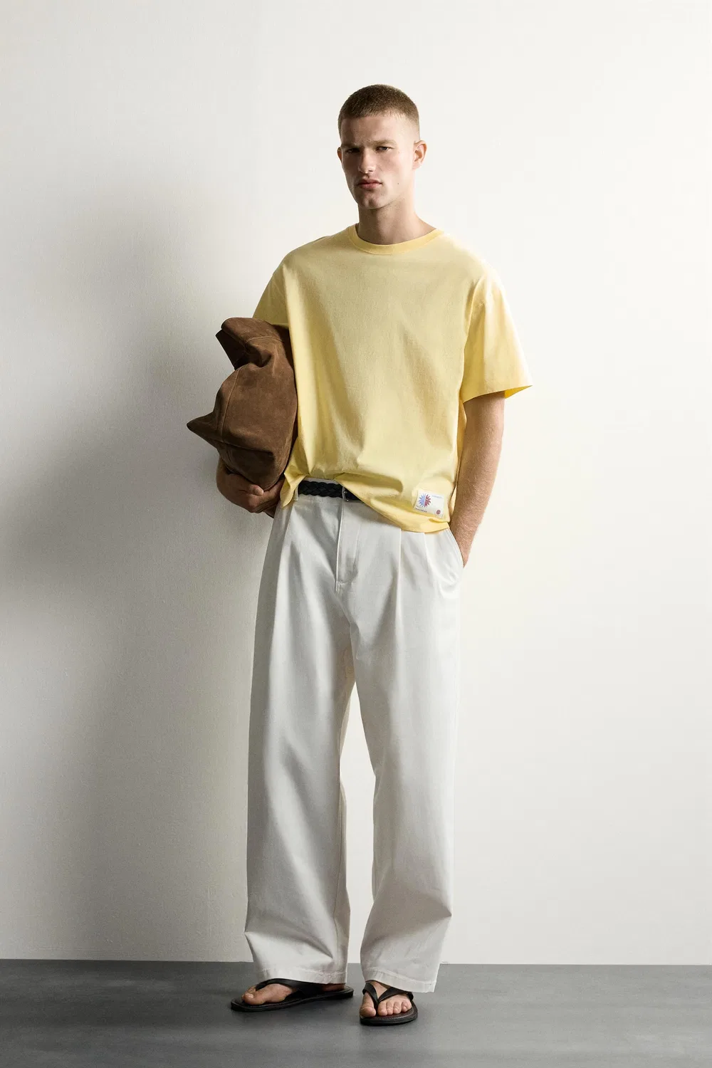 Футболка свободного кроя с графическим принтом Sun. ZARA, Butter