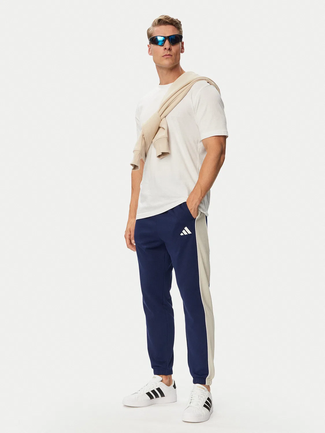 Мужские спортивные штаны из флиса уютного кроя Seasonal Essentials Colorblock Fleece Adidas, синий — фото 2