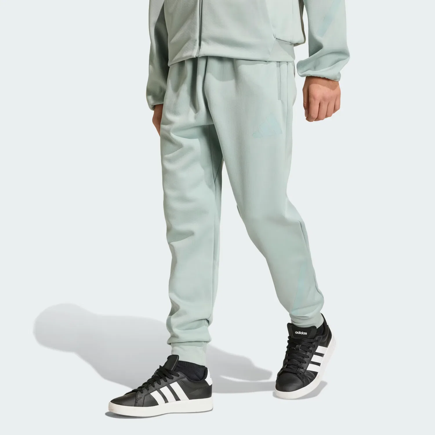 Детские зауженные штаны Z.N.E. Tapered-Leg Pants Adidas Sportswear, шалфейный/зеленый — фото 3