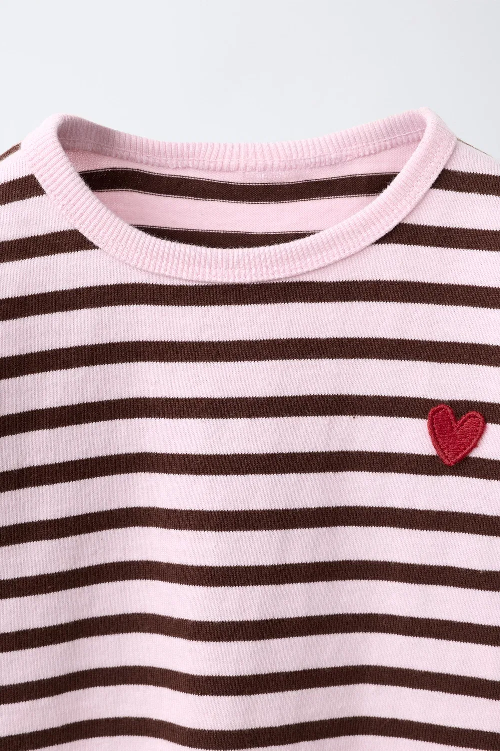 Футболка с вышивкой в виде полосатого сердца ZARA, Chocolate — фото 3