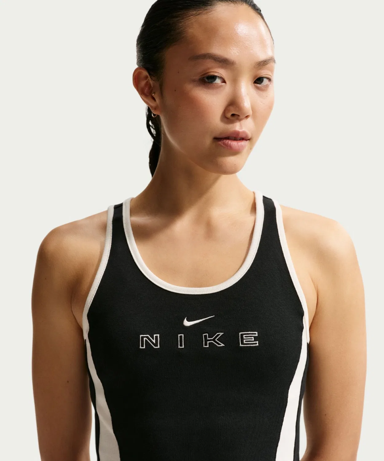 Женский топ без рукавов NIKE Street GX Tank, Black — фото 3